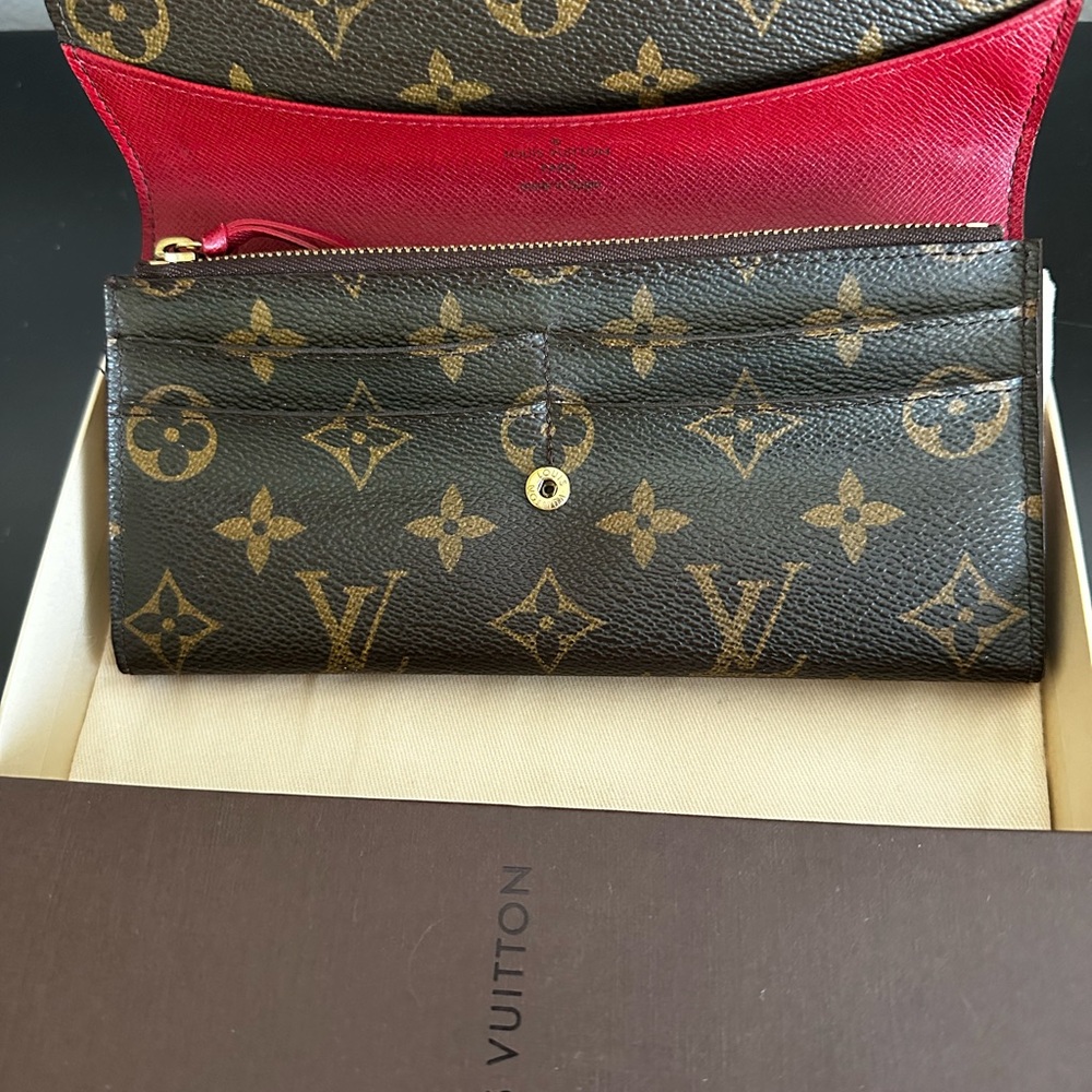 Louis Vuitton Wallet - Picture 2 of 13